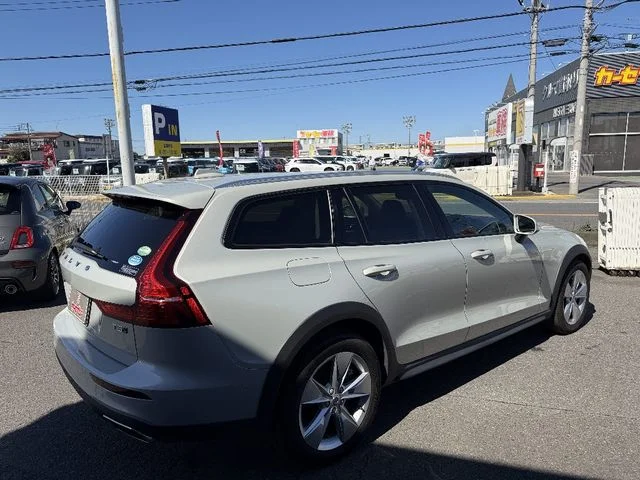 Volvo VOLVO V60 CROSS COUNTRY T5　AWD photo 2