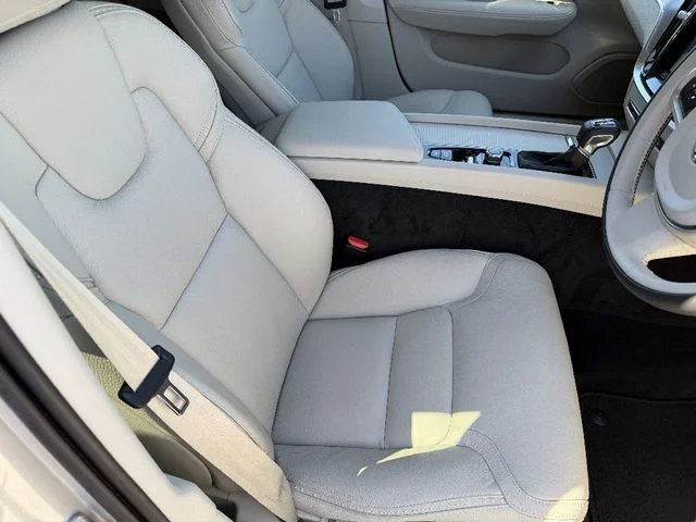 Volvo VOLVO V60 CROSS COUNTRY T5　AWD photo 4