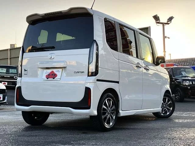 Honda N BOX CUSTOM ベースグレード photo 3