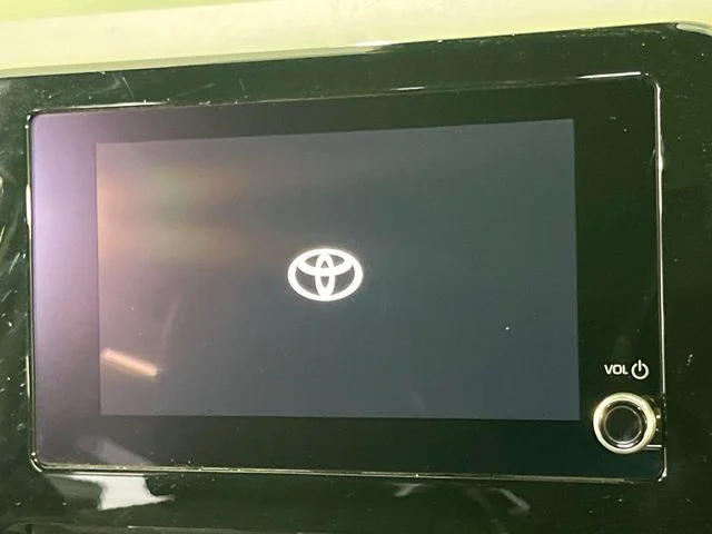 Toyota VOXY HYBRID 4WD S−Z photo 4