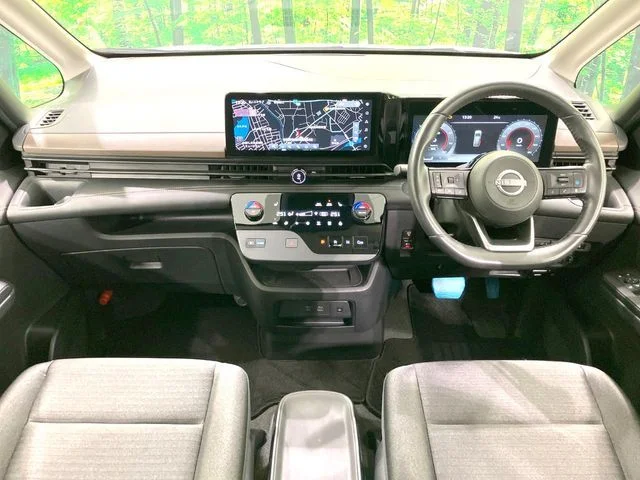 Nissan SERENA WG e−POWER　ハイウェイスターV photo 2