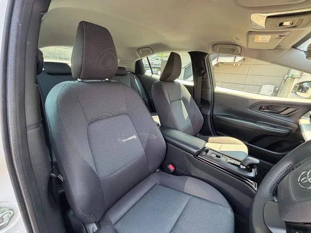 Toyota PRIUS X photo 4