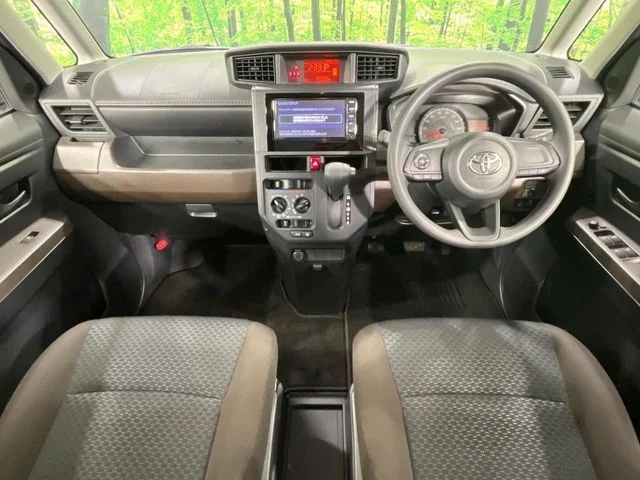 Toyota ROOMY 4WD X photo 2