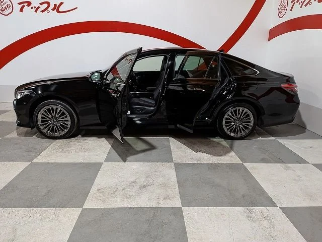 Toyota CROWN sedan hybrid 4WD G　エグゼクティブ　Four photo 3
