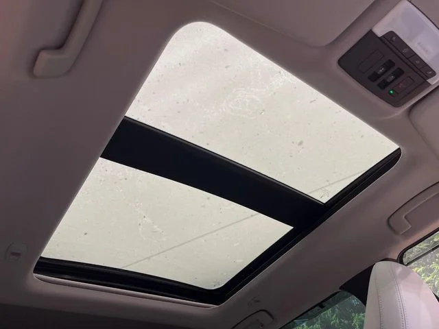 Mitsubishi OUTLANDER PHEV P photo 3