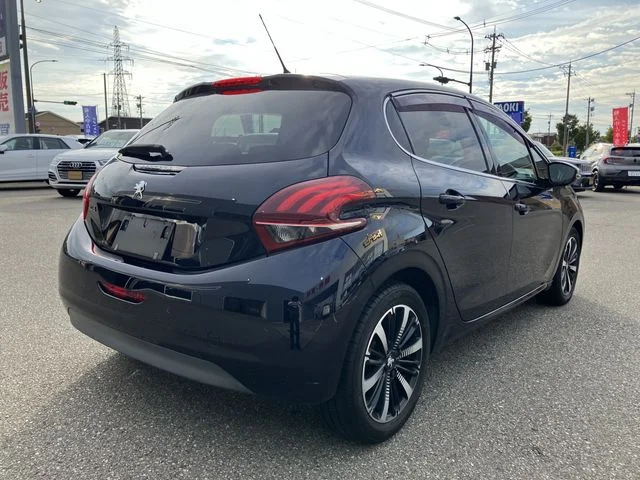 Peugeot PEUGEOT 208 アリュール　ファンエディション photo 3