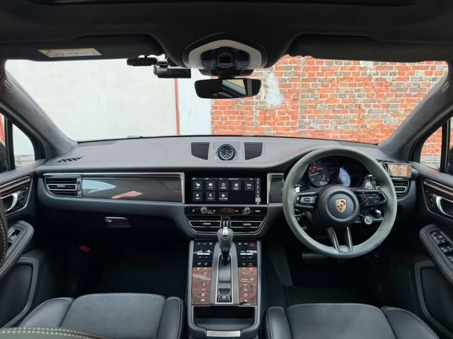 Porsche PORSCHE Macan GTS photo 2
