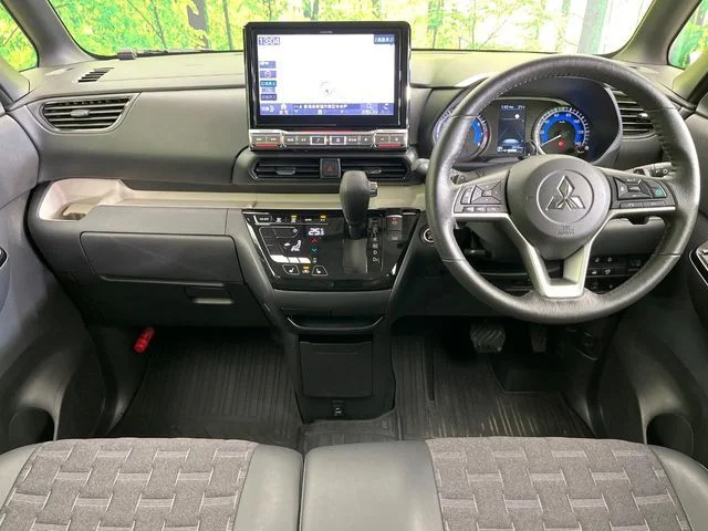 Mitsubishi DELICA MINI T　プレミアム photo 2