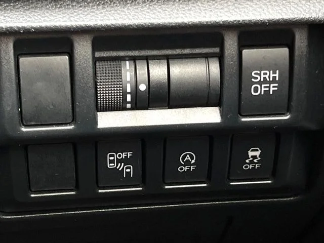 Subaru IMPREZA SPORT 1．6i−L　アイサイト　Sスタイル photo 4