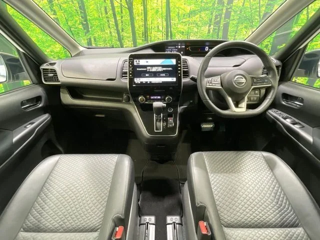Nissan SERENA S-HYBRID ハイウェイスター　V photo 2