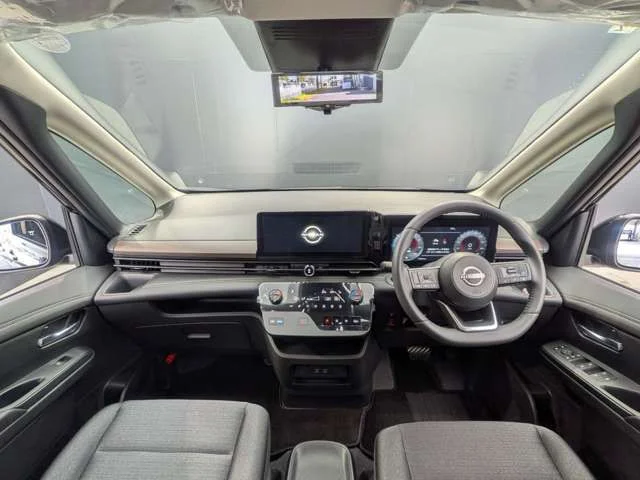 Nissan SERENA WG e−POWER　ハイウェイスター　V photo 3
