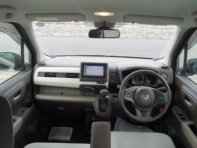 Honda N-WGN L photo 2