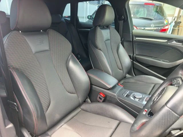 Audi AUDI S3 SPORTBACK ベースグレード photo 4