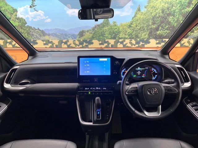 Toyota NOAH HYBRID S−Z photo 2