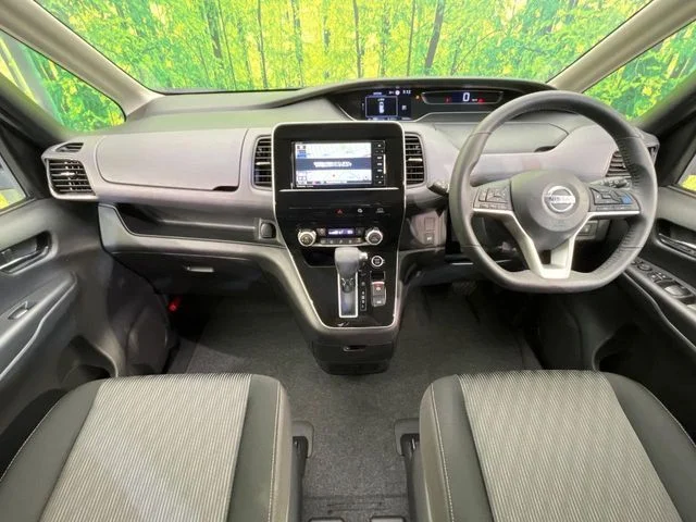 Nissan SERENA S-HYBRID ハイウェイスター　V photo 2