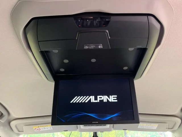 Nissan SERENA S-HYBRID ハイウェイスター　V photo 3