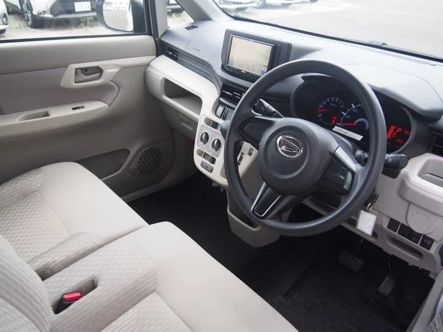 Daihatsu MOVE L photo 4
