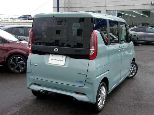 Nissan ROOX 4WD X photo 2