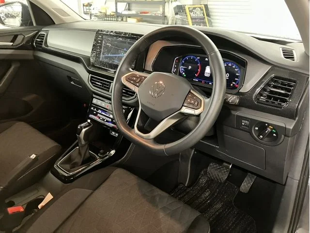 Volkswagen VOLKSWAGEN T-Cross TSI　アクティブ photo 2