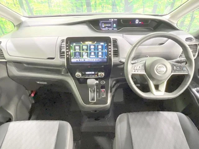 Nissan SERENA S-HYBRID ハイウェイスター　V photo 2