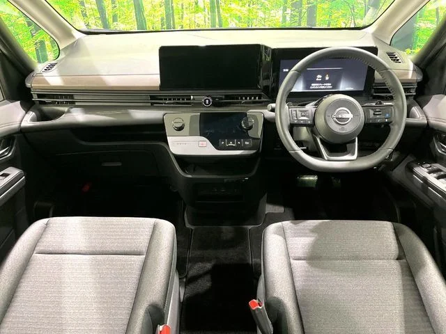 Nissan SERENA WG ハイウェイスターV photo 2