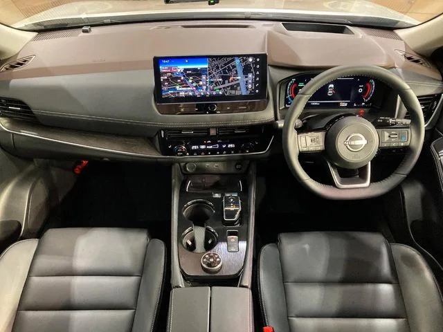 Nissan X-TRAIL HYBRID 4WD G　e−4ORCE photo 2