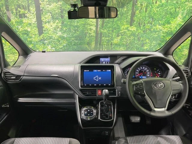Toyota VOXY ZS　煌2 photo 2