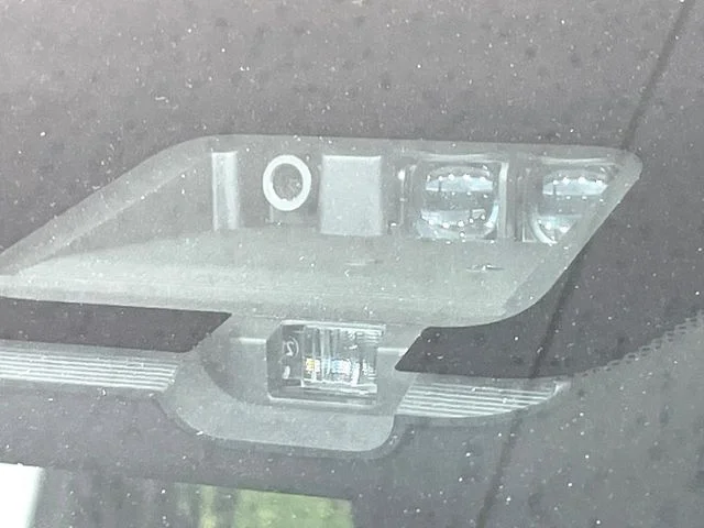 Mitsubishi DELICA D:5 4WD P photo 3