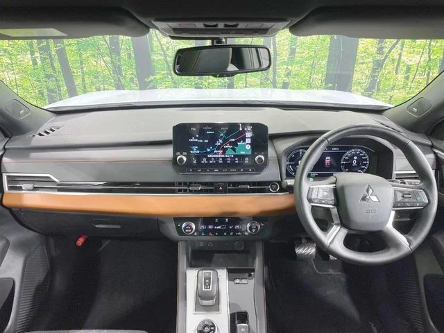 Mitsubishi OUTLANDER PHEV P photo 2