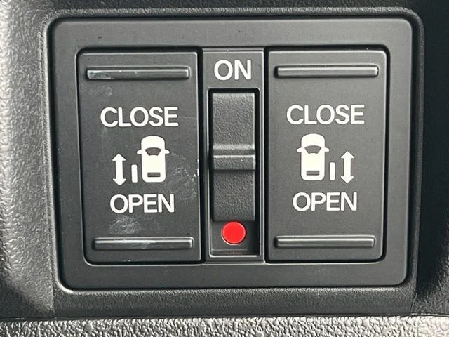 Honda N BOX CUSTOM ターボ photo 4