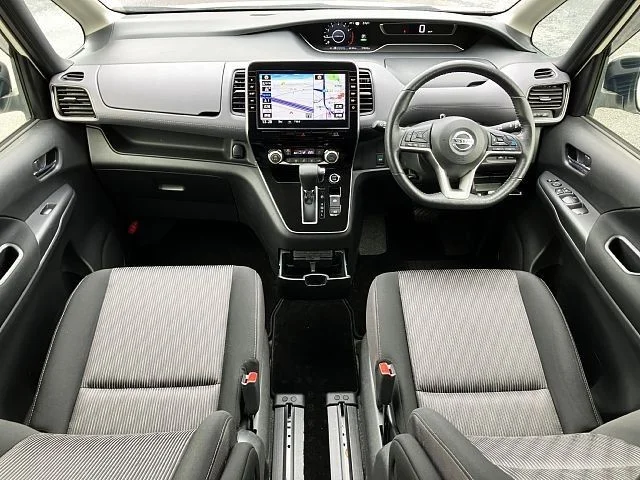Nissan SERENA S-HYBRID ハイウェイスター　V photo 2