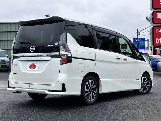 Nissan SERENA S-HYBRID ハイウェイスター　V photo 3