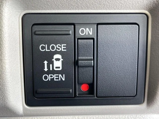 Honda N BOX 4WD ベースグレード photo 3