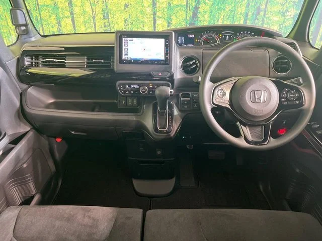 Honda N BOX CUSTOM L photo 2