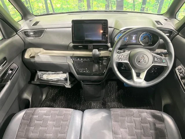 Mitsubishi DELICA MINI T　プレミアム photo 2