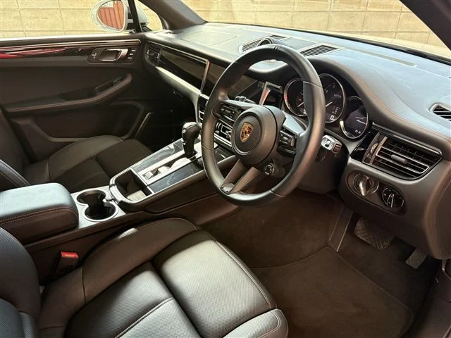 Porsche PORSCHE Macan GTS photo 4