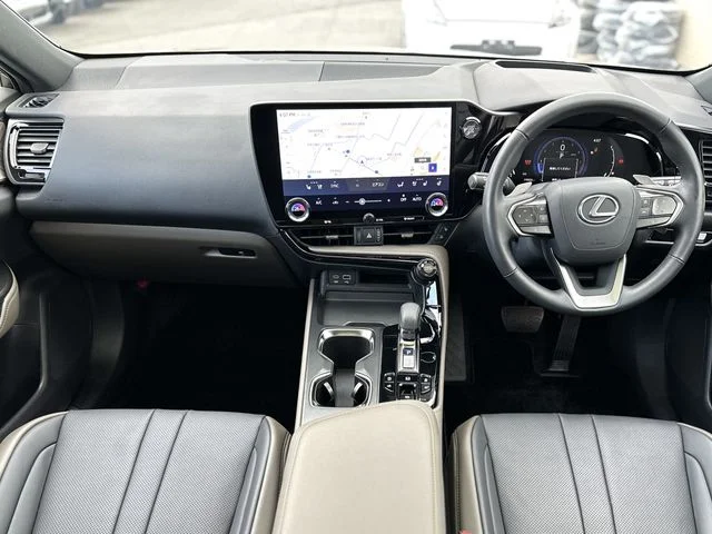 Toyota LEXUS NX350 AWD オーバートレイル photo 3