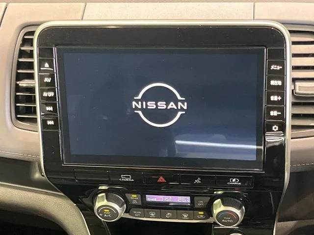 Nissan SERENA WG e−POWER　ハイウェイスター　V photo 3