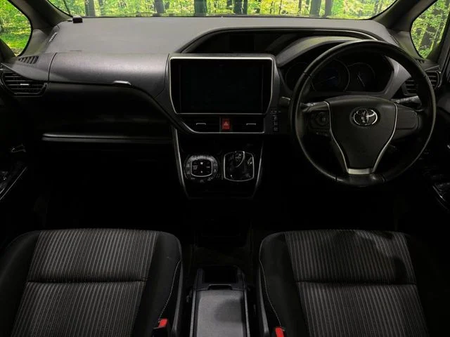 Toyota VOXY HYBRID ZS　煌2 photo 2