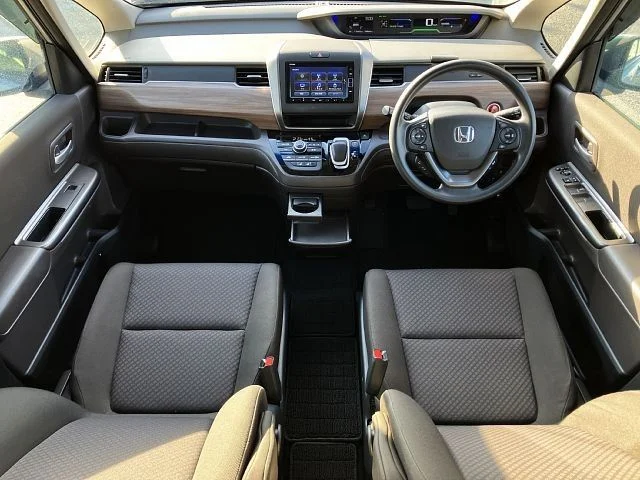 Honda FREED plus HYBRID G　ホンダセンシング photo 2