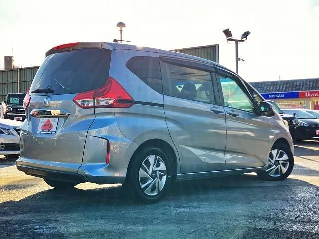 Honda FREED plus HYBRID G　ホンダセンシング photo 3