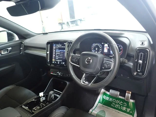 Volvo VOLVO XC40 T4　AWD　Rデザイン photo 2
