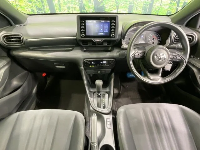 Toyota YARIS HYBRID ハイブリッド　X photo 2