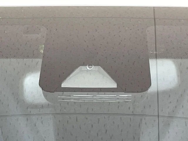 Toyota YARIS HYBRID ハイブリッド　X photo 3