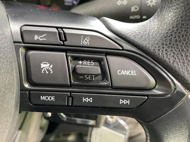Toyota YARIS HYBRID ハイブリッド　X photo 4