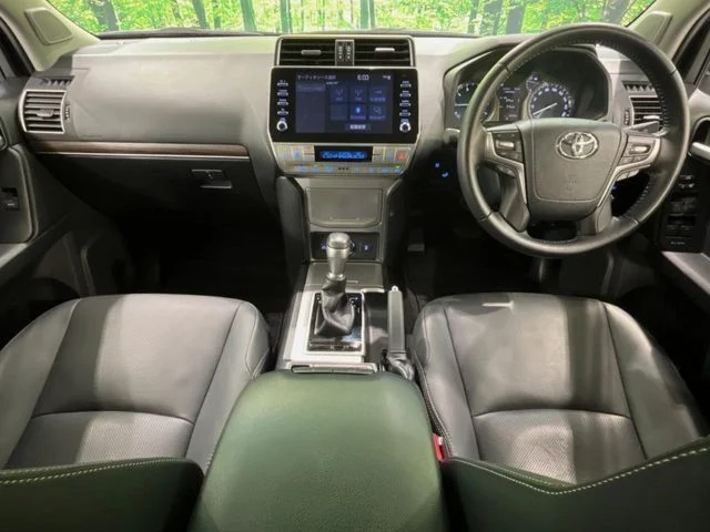 Toyota LANDCRUISER PRADO TX　Lパッケージ photo 2