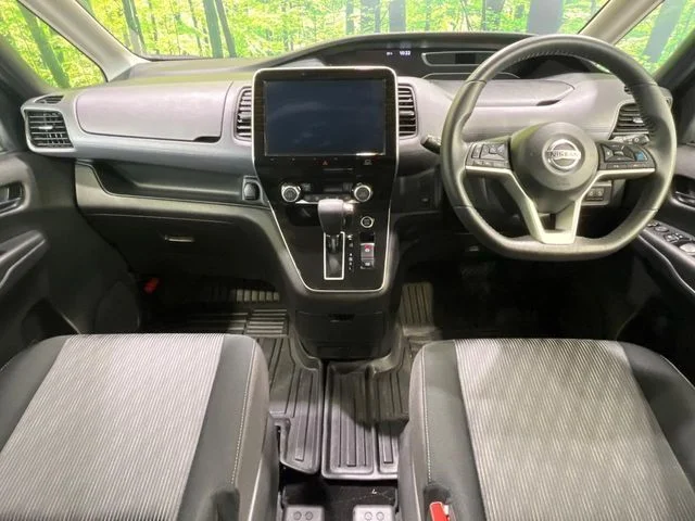 Nissan SERENA S-HYBRID ハイウェイスター　V photo 2