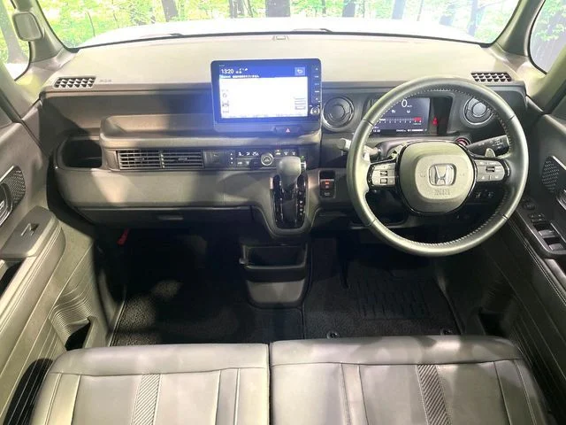 Honda N BOX CUSTOM ターボ　コーディネートスタイルモノトーン photo 2