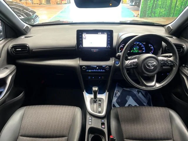 Toyota YARIS CROSS HYBRID Z photo 2