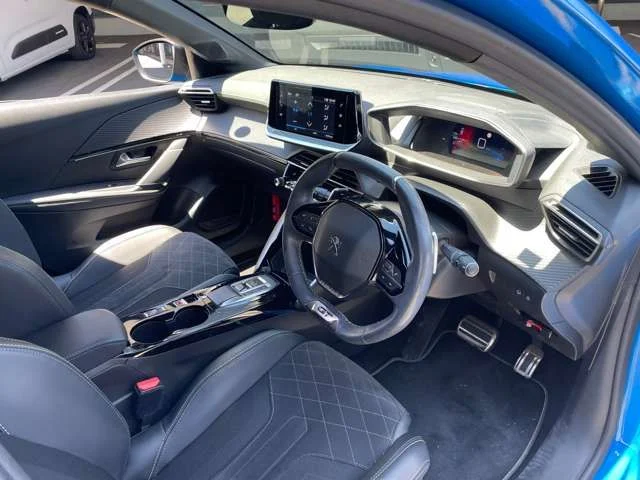 Peugeot PEUGEOT 208 GT photo 4